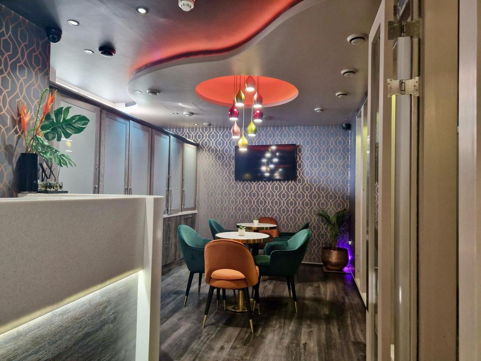 London Court Hotel Екстериор снимка