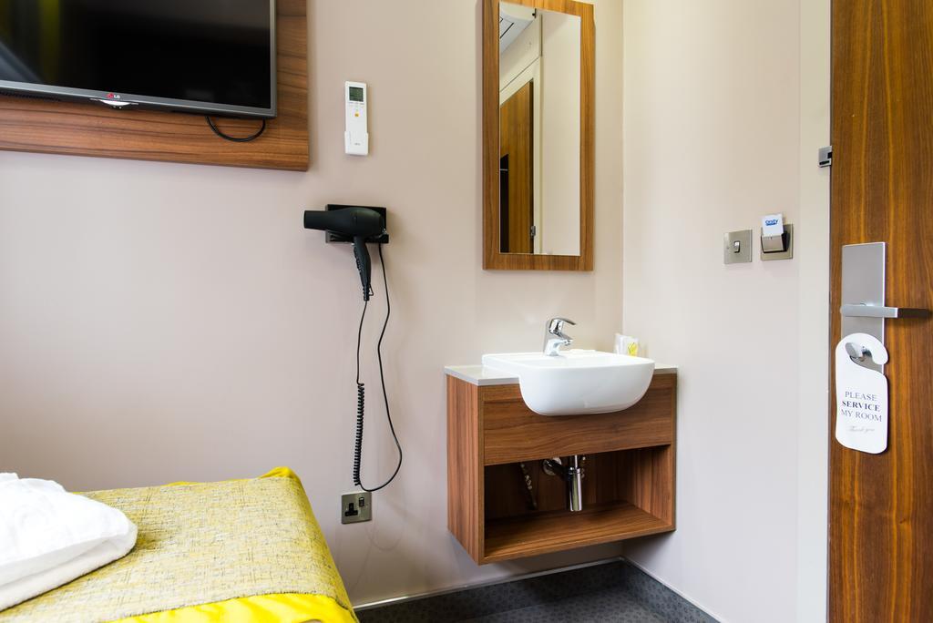 London Court Hotel Екстериор снимка