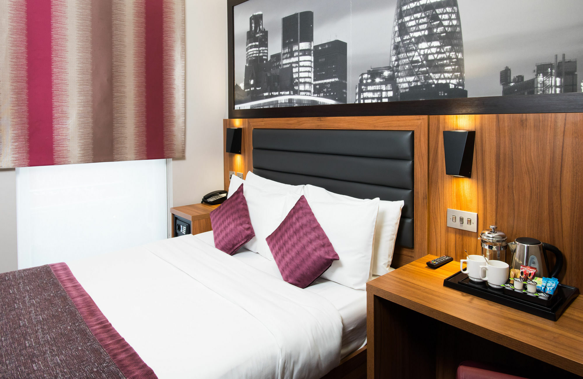 London Court Hotel Екстериор снимка
