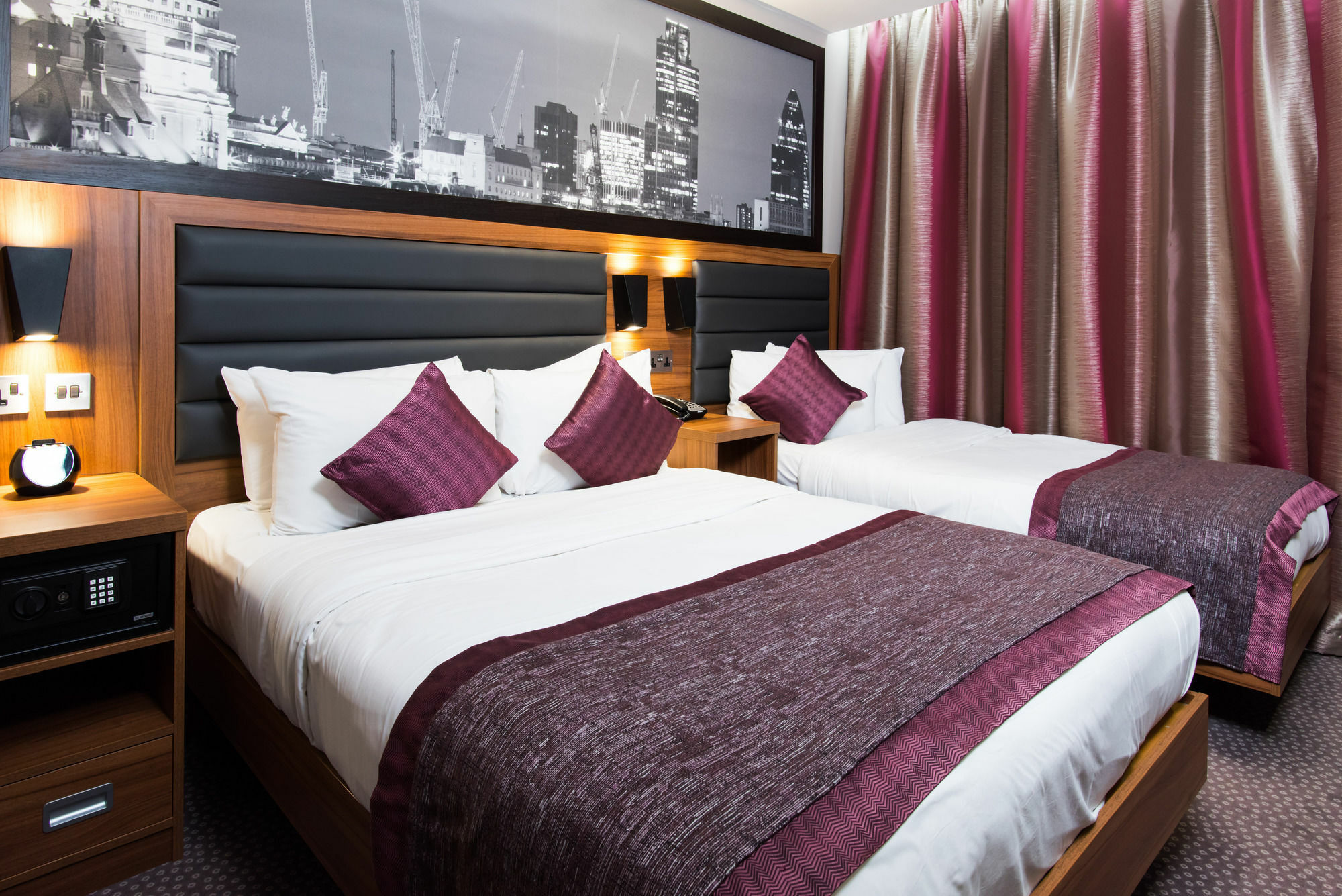 London Court Hotel Екстериор снимка